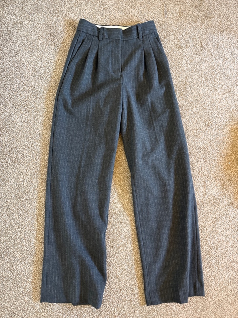 Aritzia Effortless Pant